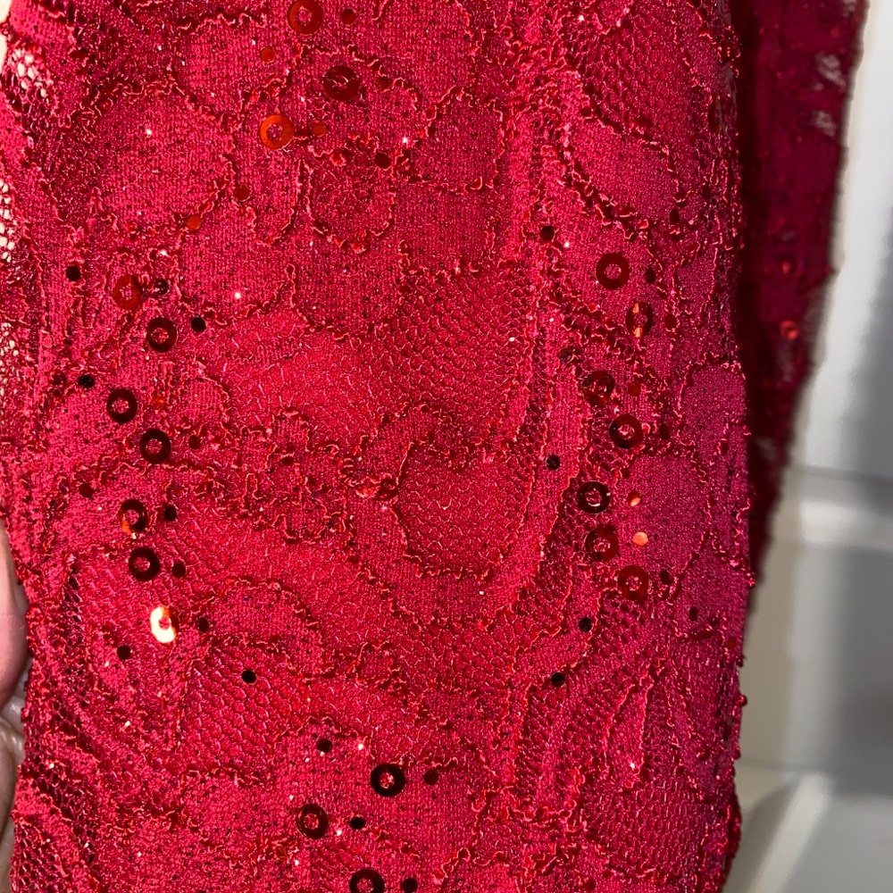 Maroon colored dress - Picture 4 of 4
